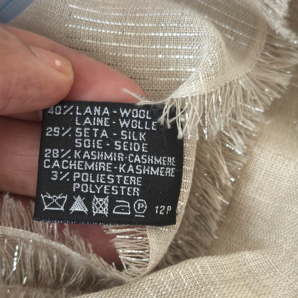 Authentic Chanel scarf - Picture 4 of 8